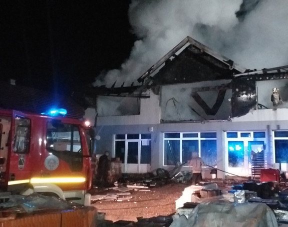 Požar opustošio fabriku "Jašić komerc" (VIDEO)