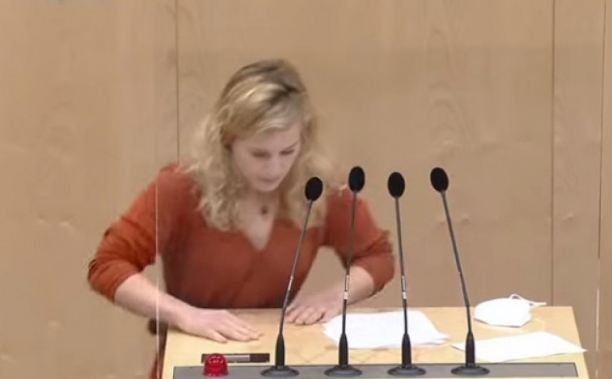 Beč: Poslanica pala u nesvijest tokom govora (VIDEO)