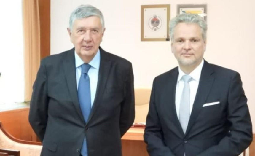 SNSD na dva fronta: Mile cijepa BiH, a Nebojša je spaja?!