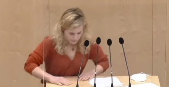 Beč: Poslanica pala u nesvijest tokom govora (VIDEO)