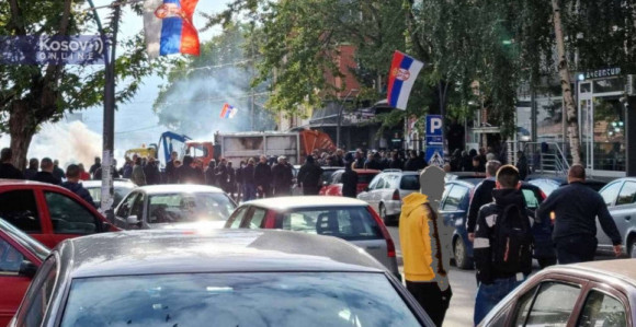 Suzavac i šok bombe, kosovska policija upala u apoteku