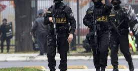 Uhapšene 34 osobe, među njima šest policajaca