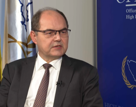 Šmit otkrio hoće li koristiti bonska ovlaštenja