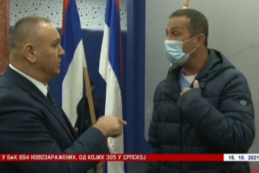 Цураћ: Ја сам из школске клупе дошао да браним Републику Српску док сте ви зарађивали од одбране!