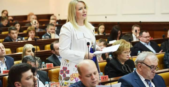 Одборница СНСД-а кажњена - прекршила мјере изолације