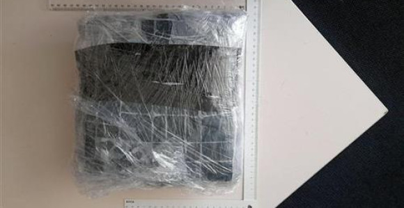 Полиција у Јањи пронашла у возилу килограм дроге