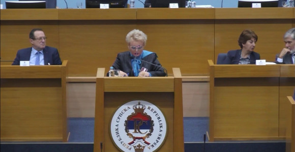 Umjesto o sukobu interesa, Obrenka o ličnim naknadama