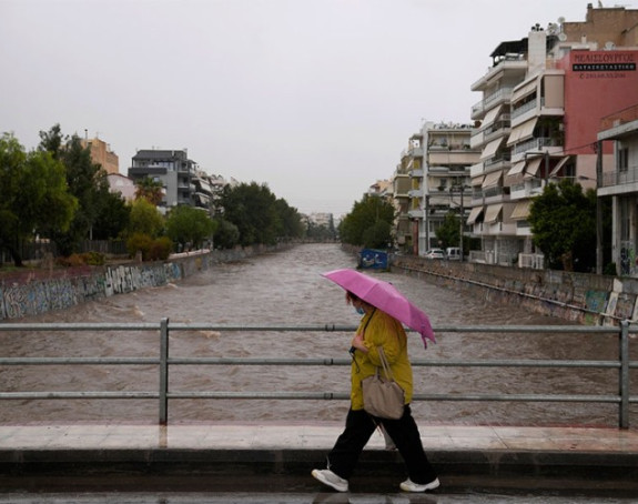 У Грчкој пало више од 75 милиона тона воде