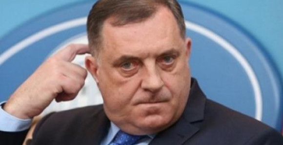 Kud sada srljati sam, bez Rusije, Srbije i nekog oslonca?