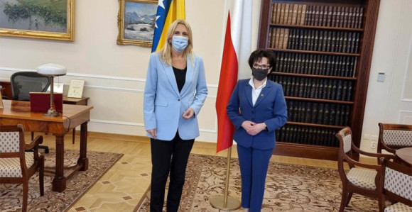 Predsjednica Srpske zaboravila zastavu Republike Srpske?!