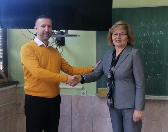 Сбербанк а.д. Бања Лука помаже опремање Основне школе из Приједора