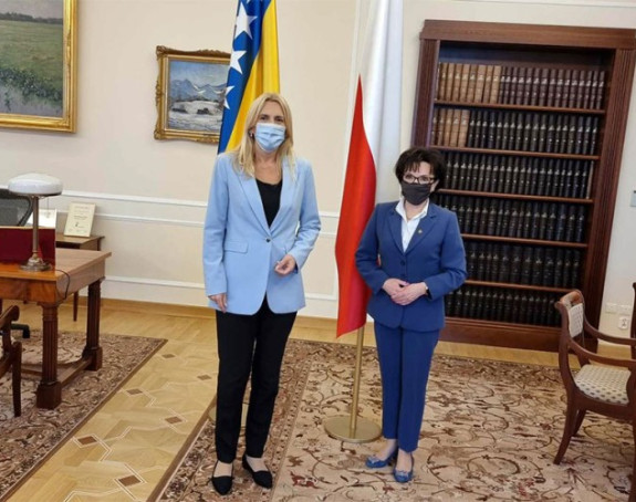 Predsjednica Srpske zaboravila zastavu Republike Srpske?!
