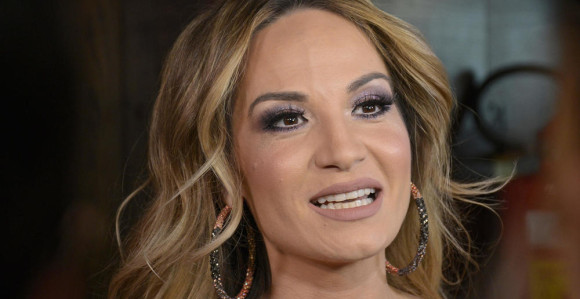 Jelena Tomašević dobitnica nagrade za pesmu "Radio svira za vas"
