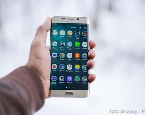 Egipćanin progutao mobilni telefon i 6 meseci ga nosao u stomaku! (FOTO)