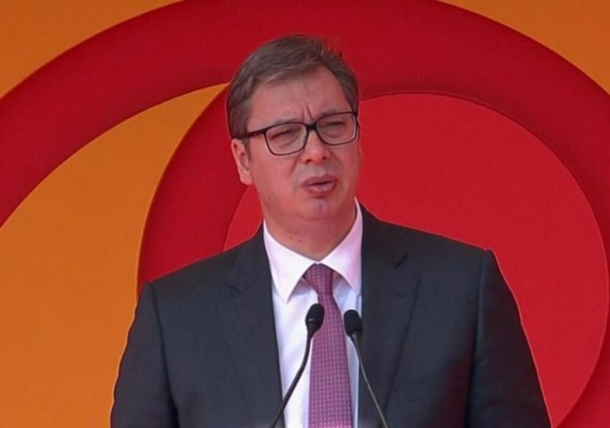 Vučić najavio diplomatsku akciju, prvo sastanak sa Dodikom a potom i sa Bakirom