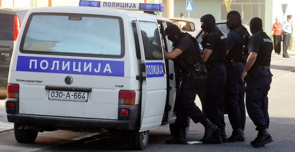 Шамац: Пуцао из гасног пиштоља на полицију