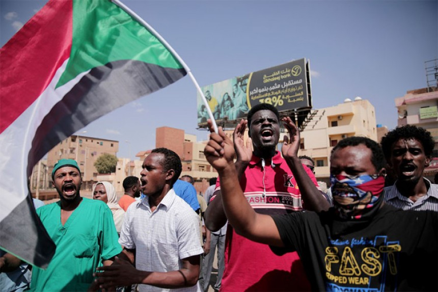Судан: Позив на револуцију, пале прве жртве