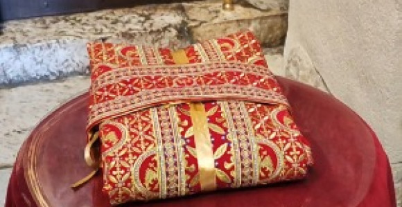 Odežda kralja Milutina izložena u Gračanici