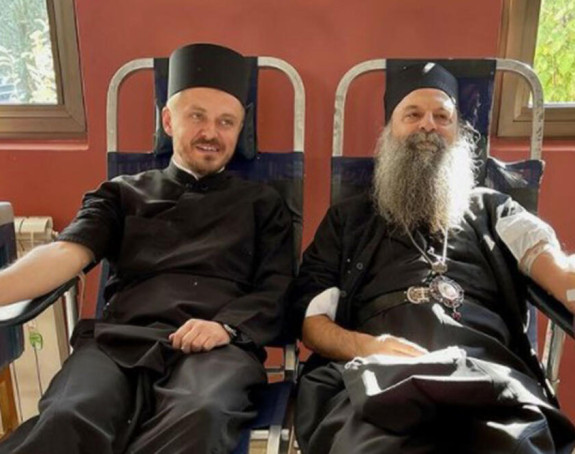 Patrijarh Porfirije i otac Milan darovali krv