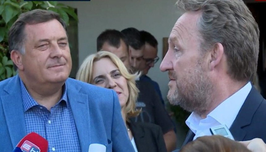 Dodik poručio: Ne razbijam, nego spašavam BiH