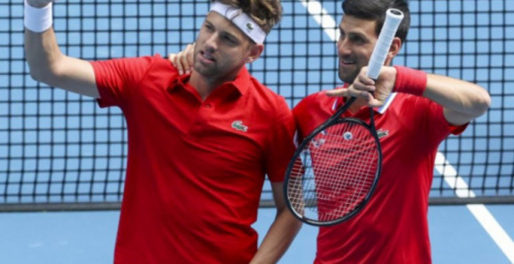 Novak Đoković i Filip Krajinović slavili u Parizu