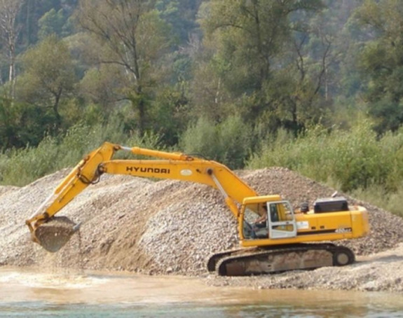 Поднесен извјештај због нелегалног вађења шљунка