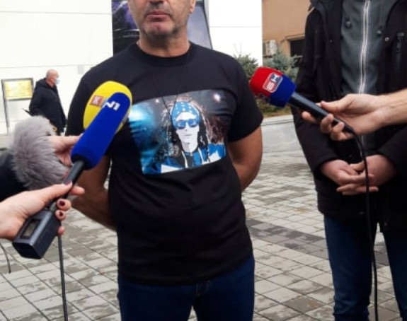 Суђење у Основном суду фарса и треба га обуставити