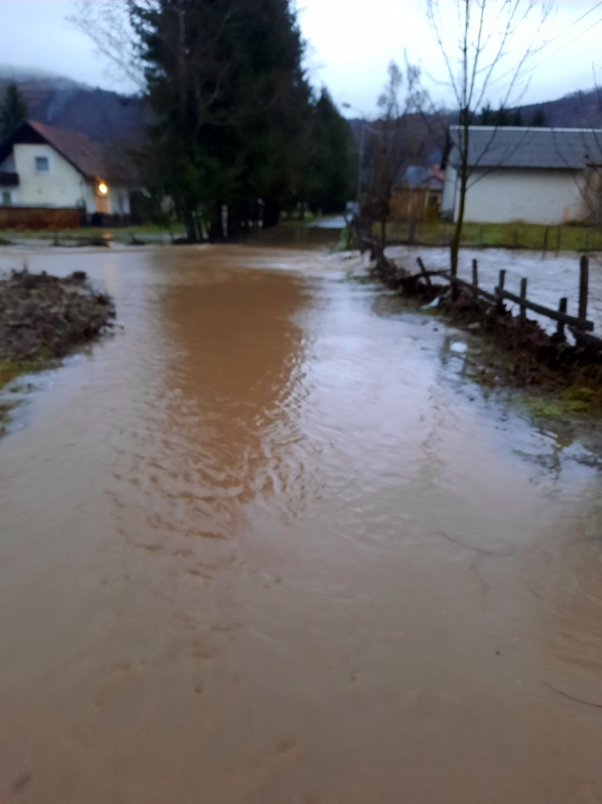 Istočna Ilidža i Trnovo poplavljeni nakon obilnih kiša