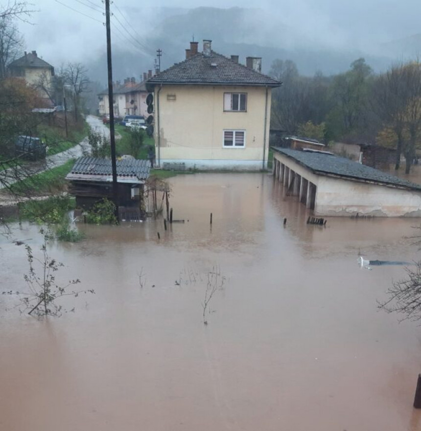 Izlila se rijeka Bistrica kod Foče, poplavljena zgrada