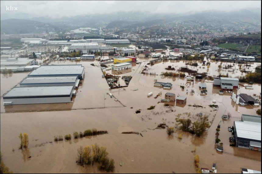 Погледајте снимке поплављеног Сарајева (ВИДЕО)