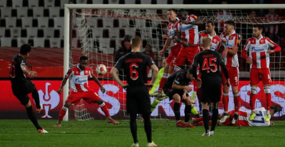 Autogol Kange – Zvezda poražena sa dva igrača manje