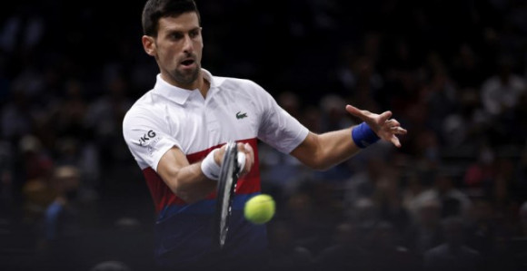 Nole u polufinalu Pariza nakon neobičnog meča
