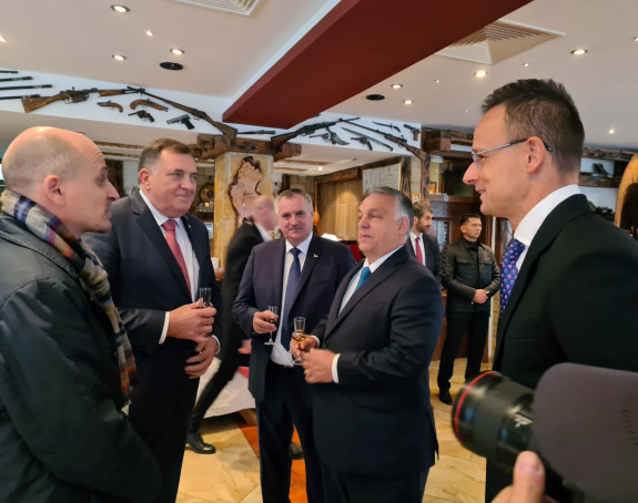 Dodik i Orban u privatnom ugostiteljskom objektu