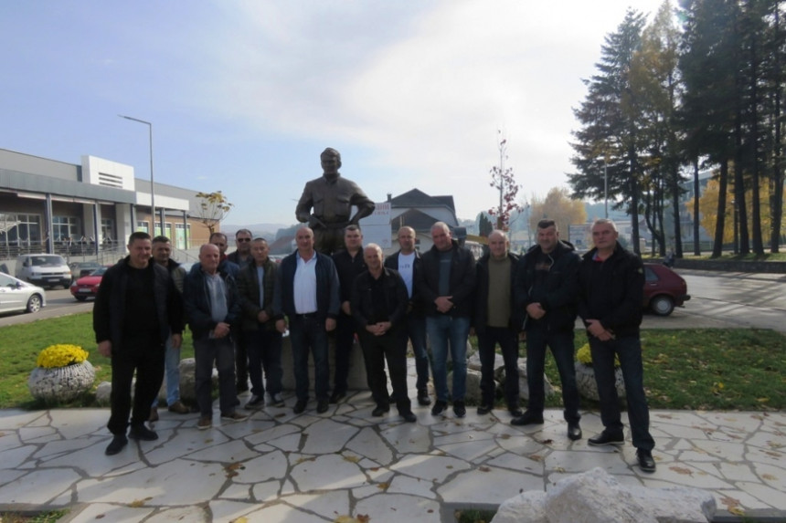 Bivši "Oklopnici" okupljeni pred Mitrovdan