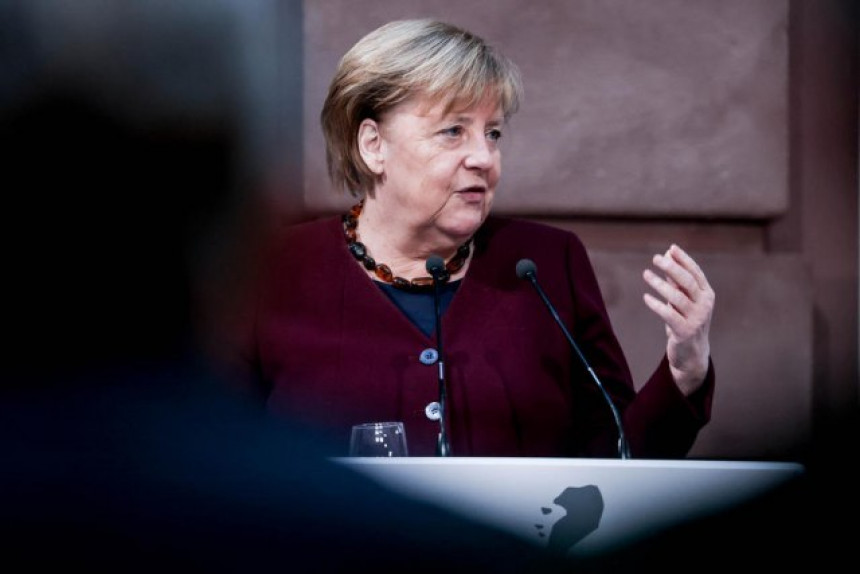 Merkelova se oprašta; "Videću šta će mi pasti na pamet"