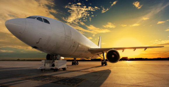 U Salzburgu iznajmili avion da u njemu vakcinišu ljude