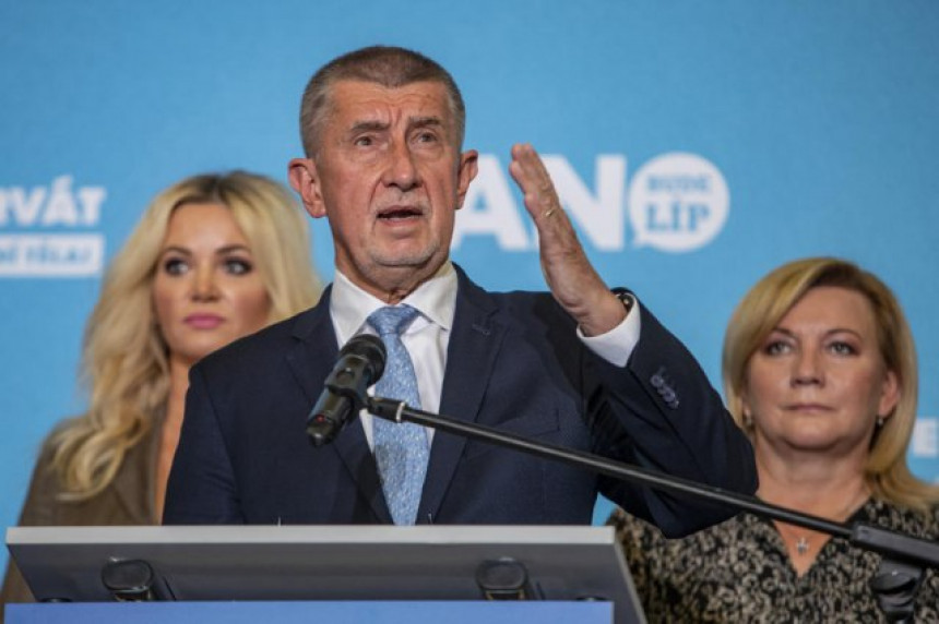 Пала Влада Чешке, премијер Бабиш поднио оставку