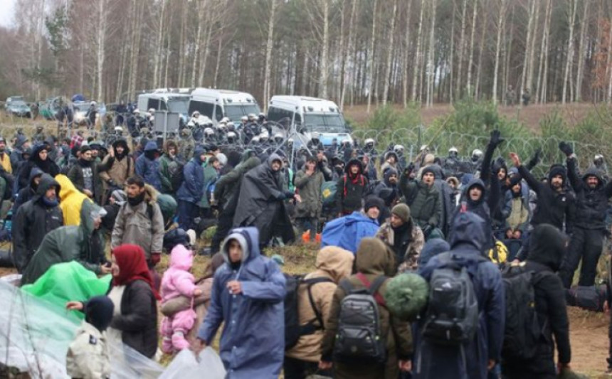 Украјина послала 8.500 полицајаца и војника на границу