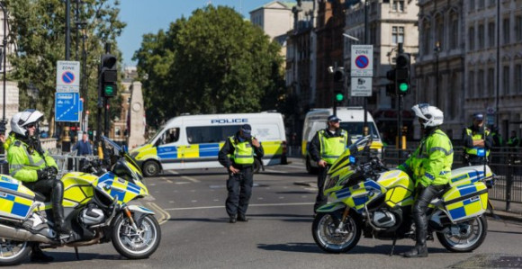 Napad u Londonu, muškarac izboden na smrt, žena kritično