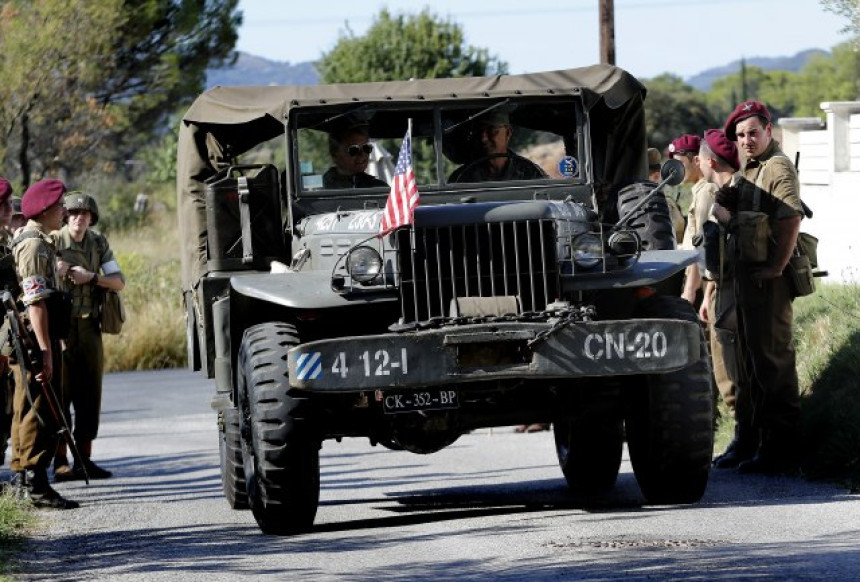 Britanski mediji: Britanci formirali jedinicu za rat?