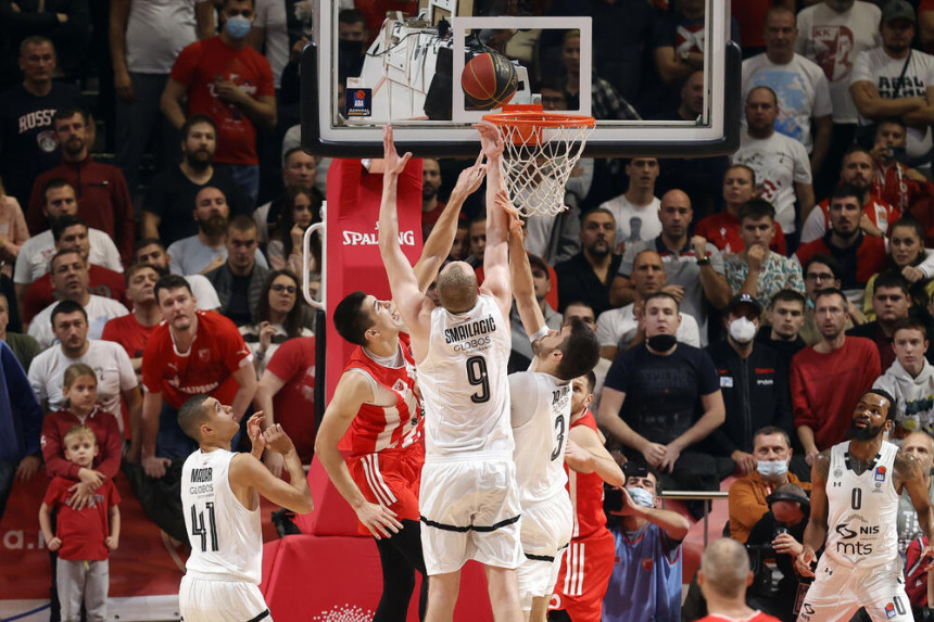 Crveno-beli u krcatom Pioniru pobijedili Partizan