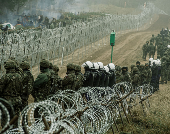 Poljska: Migranti napali kamenicama poljske policajce
