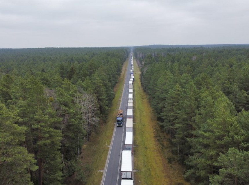 Haos na granici EU: 30 kilometara duga kolona kamiona