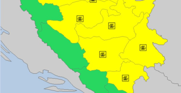 Упаљен жути метеоаларм због магле и вјетра