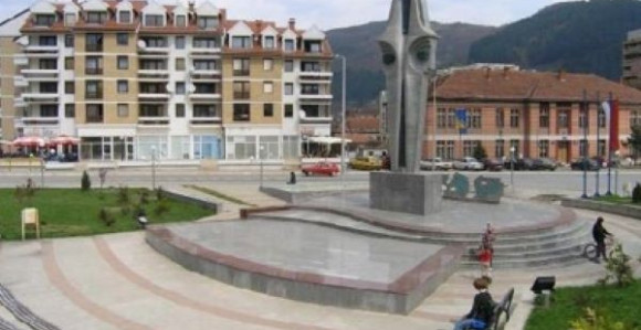У Фочи проглашен Дан жалости због убиства дјечака (9)