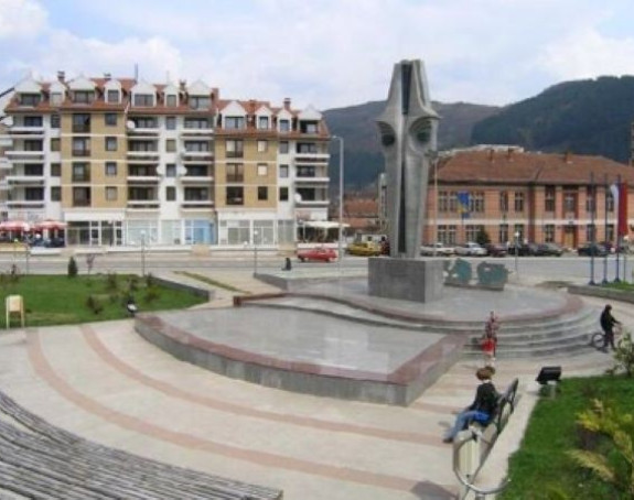 U Foči proglašen Dan žalosti zbog ubistva dječaka (9)