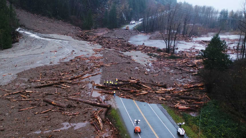 Obilna kiša, jaki vjetrovi, poplave opustošili Kanadu