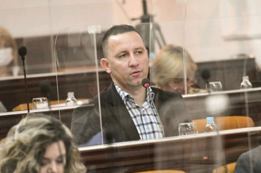 Svađa oko UKC-a, Saša Lazić udaljen sa sjednice