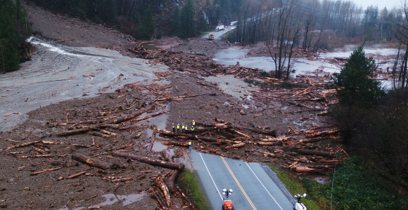 Obilna kiša, jaki vjetrovi, poplave opustošili Kanadu