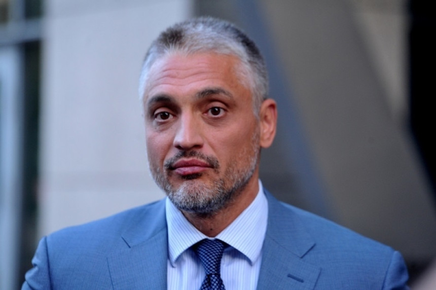 Grupa mladića Čedi Jovanoviću razbila automobil